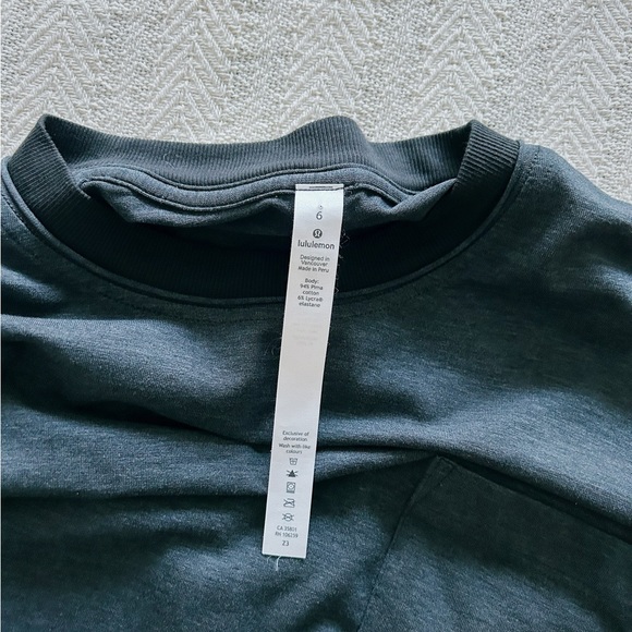 SOLD Lululemon top - Picture 3 of 3